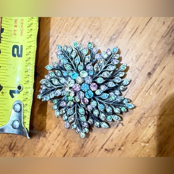 Rainbow Iris Brooch Multi-color Vintage Pin - Picture 3 of 3